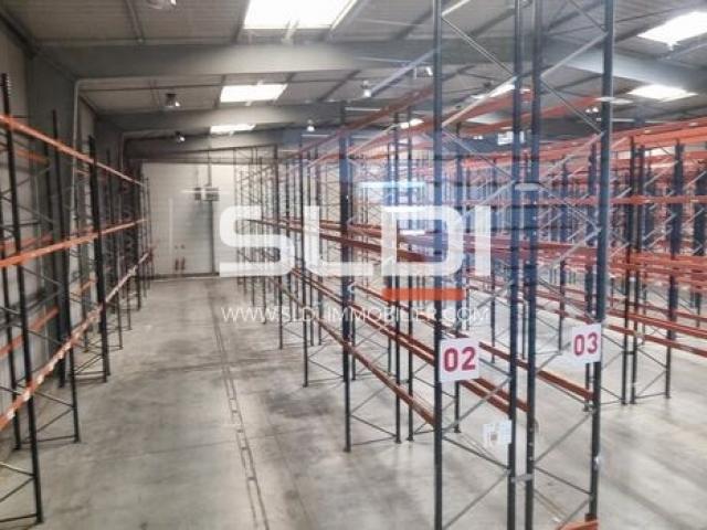 Locaux d'activités A VENDRE OU A LOUER - SAINT JUST SAINT RAMBERT - 6 600 m²