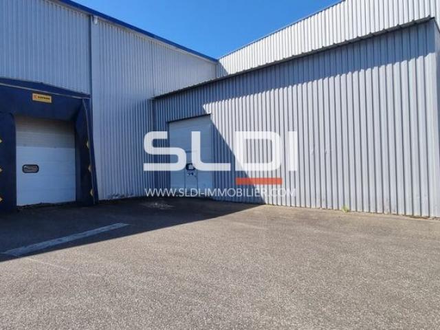 Locaux d'activités A VENDRE OU A LOUER - SAINT JUST SAINT RAMBERT - 6 600 m²