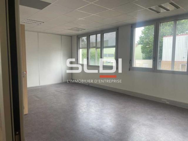 Bureaux A LOUER - CHASSIEU - 1 175 m²