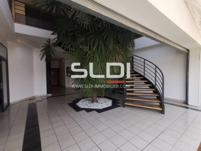 Bureaux A LOUER - SAINT JEAN DE BOURNAY - 177 m²