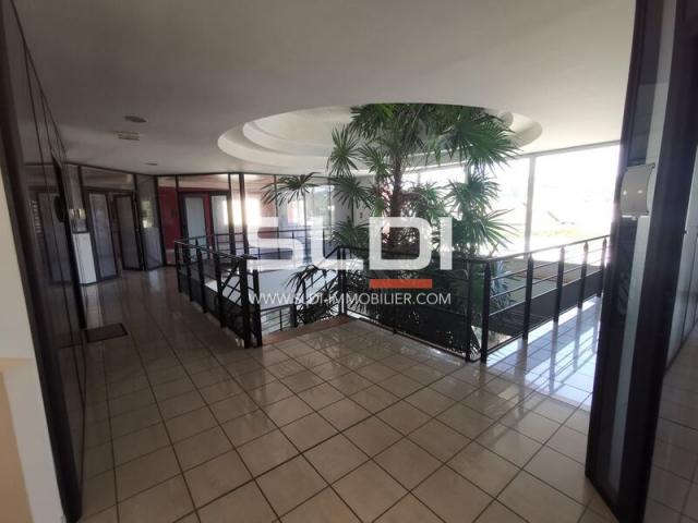 Bureaux A LOUER - SAINT JEAN DE BOURNAY - 177 m²