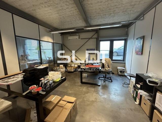 Locaux d'activités A LOUER - VILLEFRANCHE SUR SAONE - 860 m²