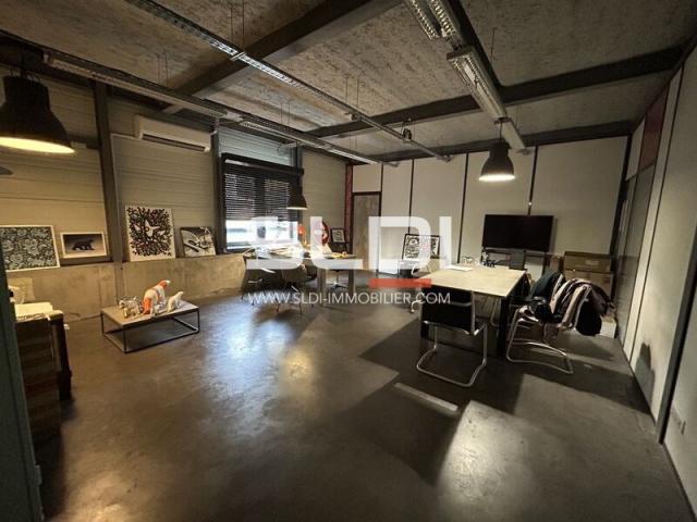 Locaux d'activités A LOUER - VILLEFRANCHE SUR SAONE - 860 m²