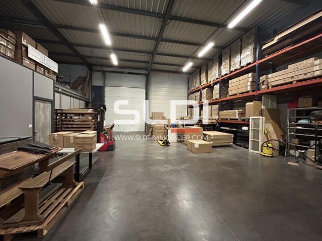 Locaux d'activités A LOUER - VILLEFRANCHE SUR SAONE - 860 m²