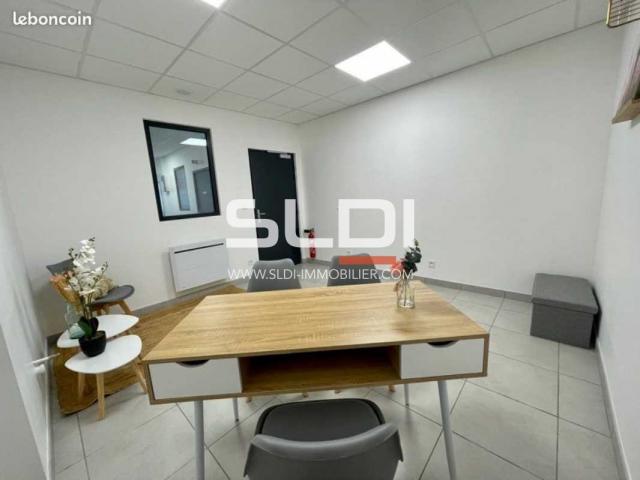 Bureaux A VENDRE - BOURGOIN JALLIEU - 388 m²