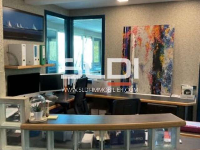 Bureaux A VENDRE - LISSIEU - 315 m²