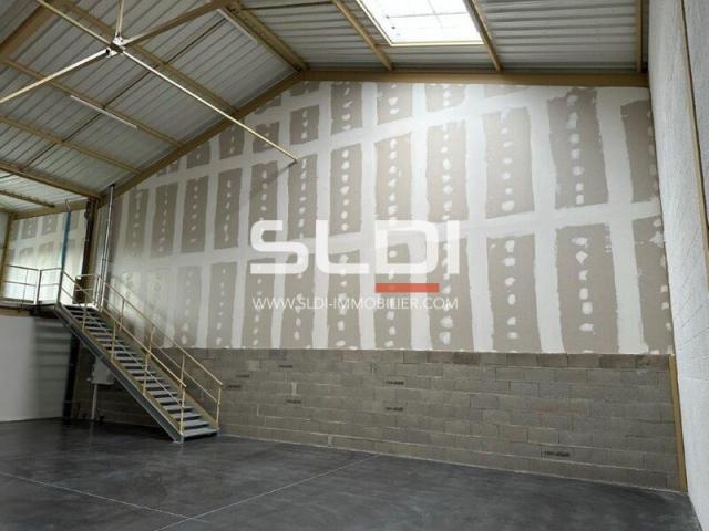 Locaux d'activités A VENDRE OU A LOUER - BOURGOIN JALLIEU - 234 m²