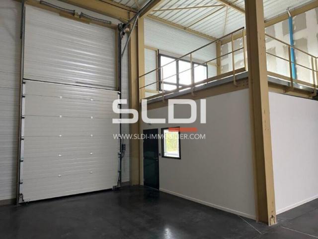 Locaux d'activités A VENDRE OU A LOUER - BOURGOIN JALLIEU - 234 m²