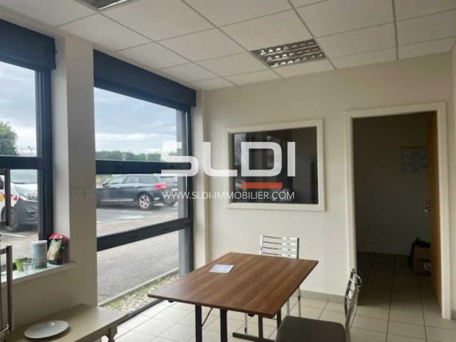 Locaux d'activités A LOUER - RILLIEUX LA PAPE - 1 475 m²