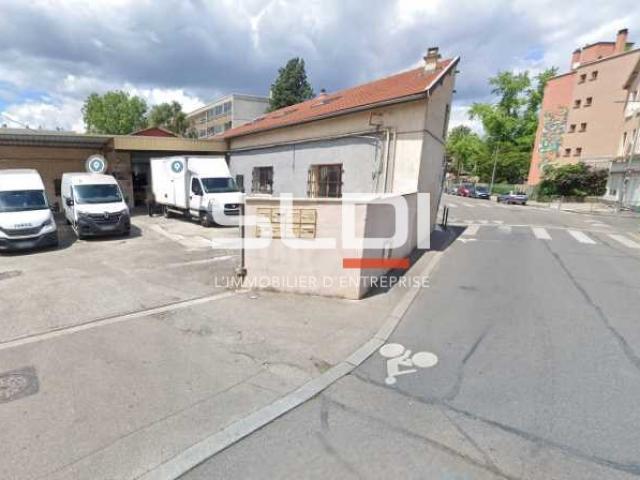 Locaux d'activités A LOUER - VILLEURBANNE - 800 m²