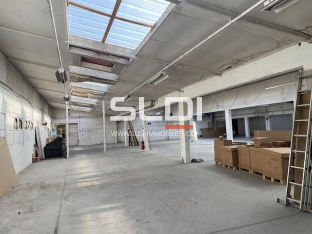 Locaux d'activités A LOUER - VILLEURBANNE - 800 m²