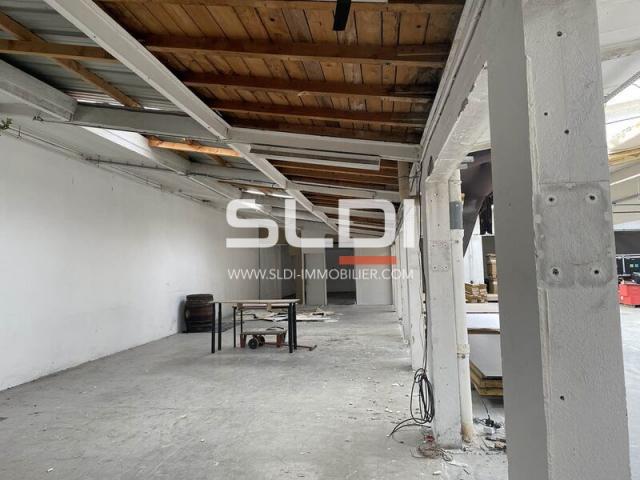 Locaux d'activités A LOUER - VILLEURBANNE - 800 m²