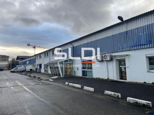 Locaux d'activités A LOUER - VILLEURBANNE - 1 212 m²