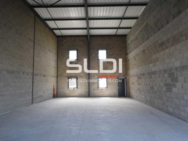 Commerces A LOUER - MIONS - 199 m²