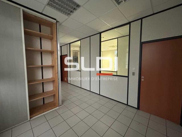 Bureaux A LOUER - BLYES - 97 m²