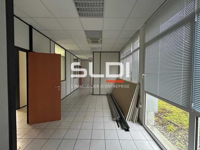 Bureaux A LOUER - BLYES - 97 m²