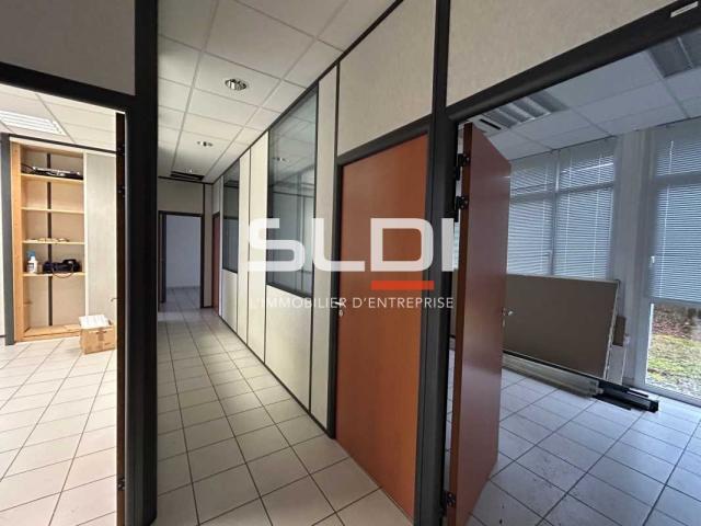 Bureaux A LOUER - BLYES - 97 m²