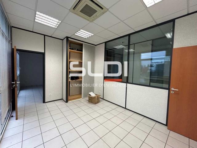 Bureaux A LOUER - BLYES - 97 m²