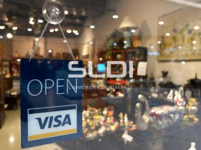 Commerces A LOUER - THIERS - 320 m²