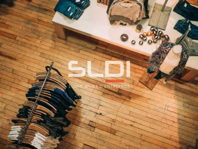 Commerces A LOUER - THIERS - 320 m²