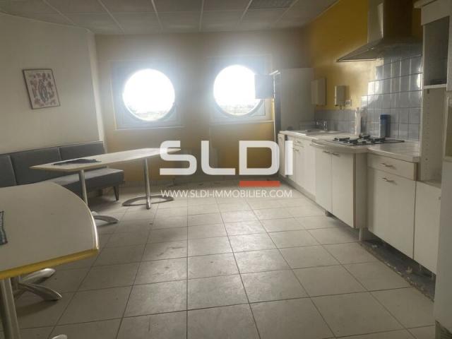 Bureaux A LOUER - BRINDAS - 400 m²