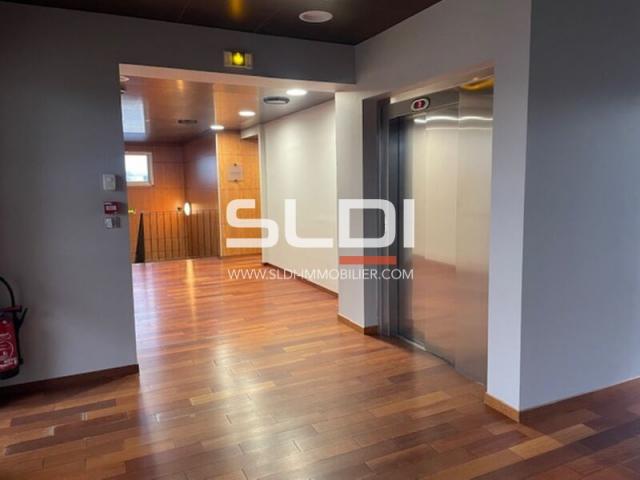 Bureaux A LOUER - RILLIEUX LA PAPE - 252 m²