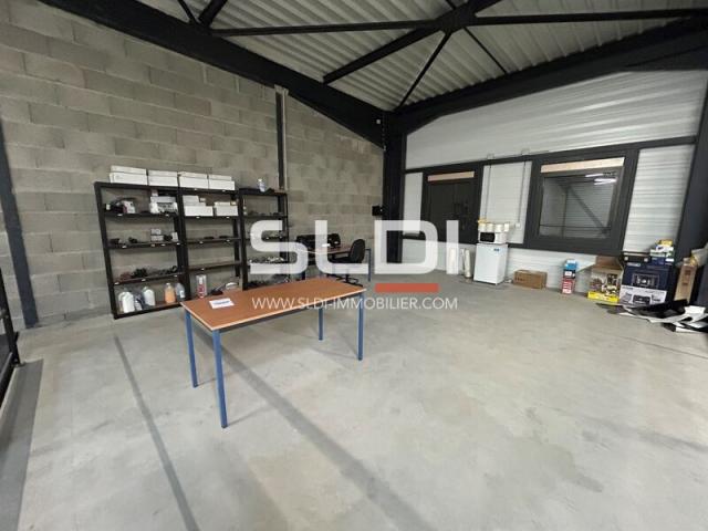 Locaux d'activités A LOUER - VILLEFRANCHE SUR SAONE - 327 m²
