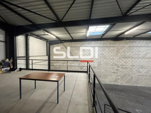 Locaux d'activités A LOUER - VILLEFRANCHE SUR SAONE - 327 m²