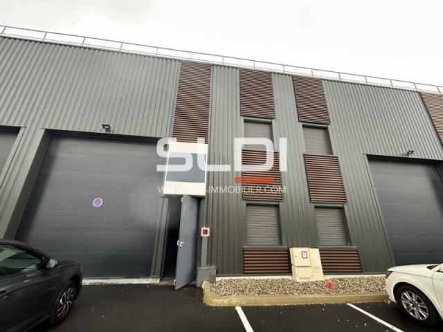 Locaux d'activités A LOUER - VILLEFRANCHE SUR SAONE - 327 m²