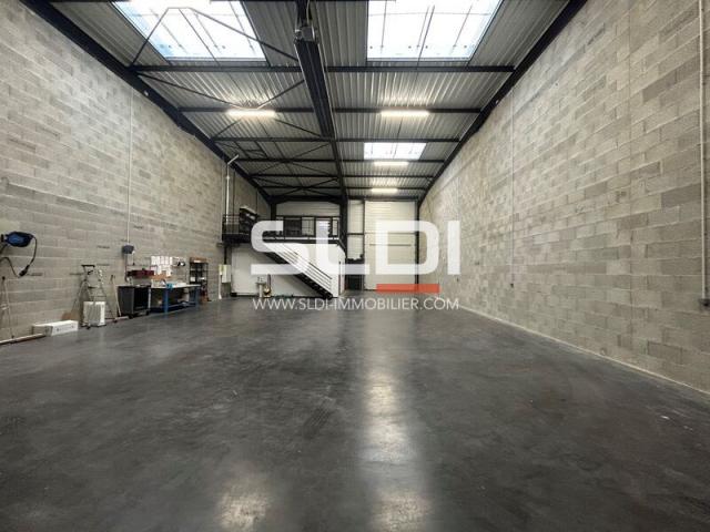 Locaux d'activités A LOUER - VILLEFRANCHE SUR SAONE - 327 m²