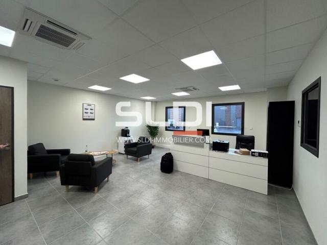 Locaux d'activités A LOUER - VILLEFRANCHE SUR SAONE - 327 m²