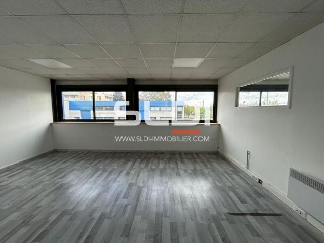 Locaux d'activités A LOUER - ANSE - 705 m²