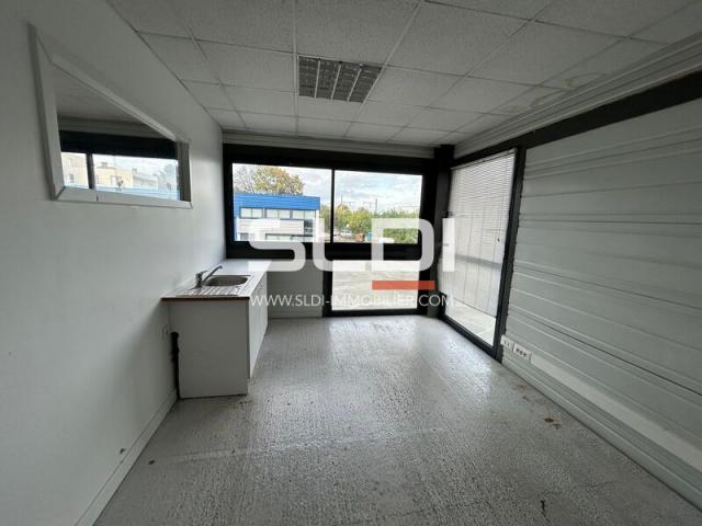 Locaux d'activités A LOUER - ANSE - 705 m²