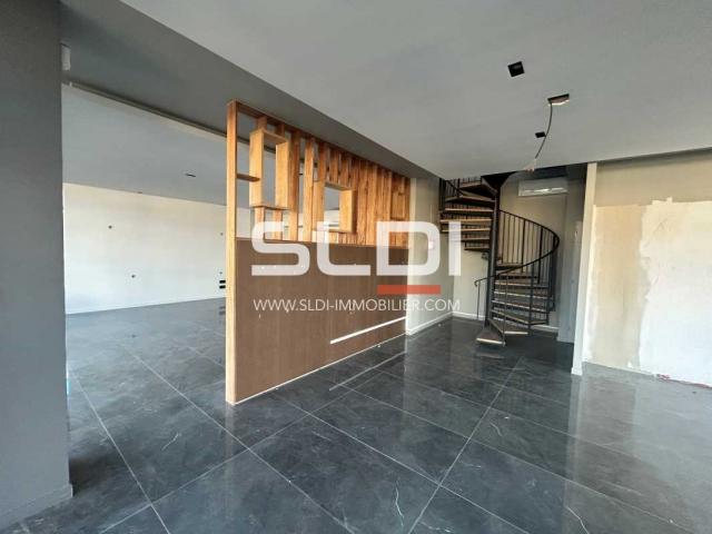 Locaux d'activités A LOUER - ANSE - 705 m²