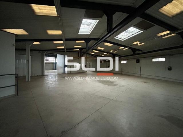 Locaux d'activités A VENDRE - JASSANS RIOTTIER - 4 185 m²