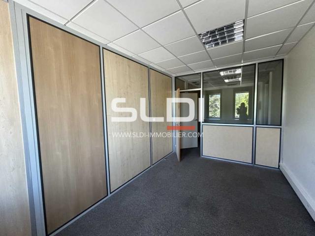Bureaux A LOUER - DARDILLY - 126 m²