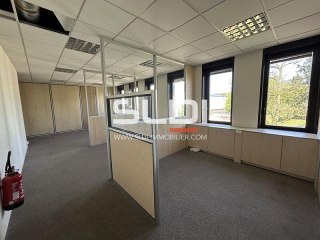 Bureaux A LOUER - DARDILLY - 126 m²