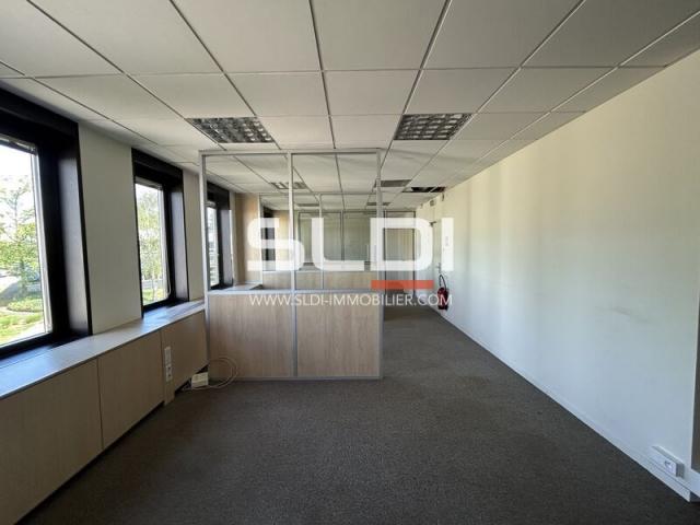 Bureaux A LOUER - DARDILLY - 126 m²