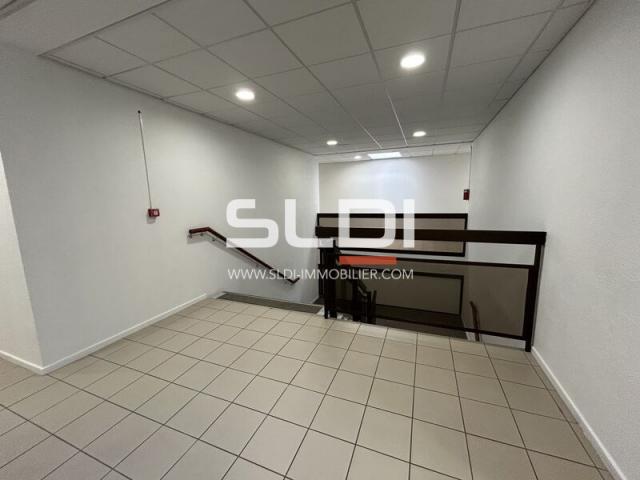 Bureaux A LOUER - DARDILLY - 126 m²