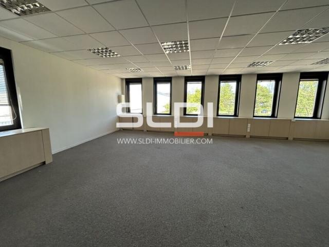Bureaux A LOUER - DARDILLY - 126 m²