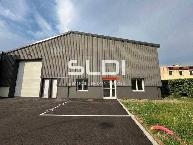 Locaux d'activités A LOUER - VILLEFRANCHE SUR SAONE - 700 m²