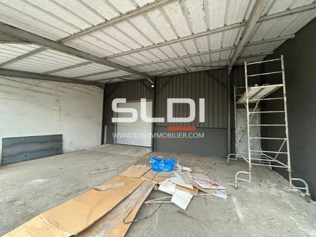 Locaux d'activités A LOUER - VILLEFRANCHE SUR SAONE - 700 m²