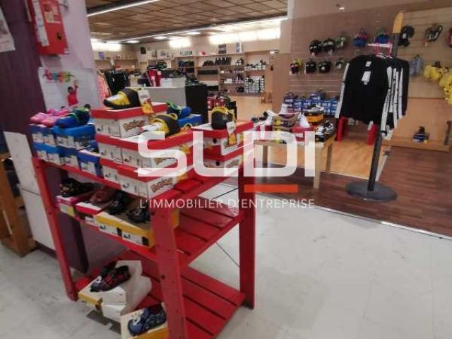 Commerces A VENDRE - RUY MONTCEAU - 1 423 m²