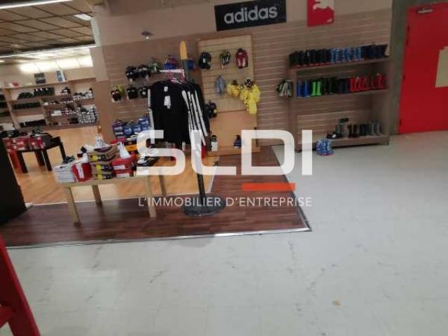 Commerces A VENDRE - RUY MONTCEAU - 1 423 m²