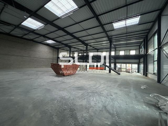 Locaux d'activités A VENDRE - VILLEFRANCHE SUR SAONE - 997 m²