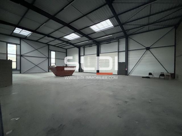 Locaux d'activités A VENDRE - VILLEFRANCHE SUR SAONE - 997 m²