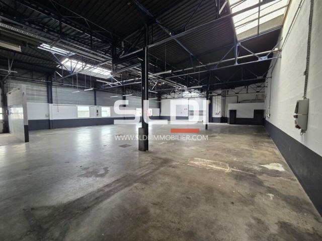Locaux d'activités A LOUER - VENISSIEUX - 740 m²