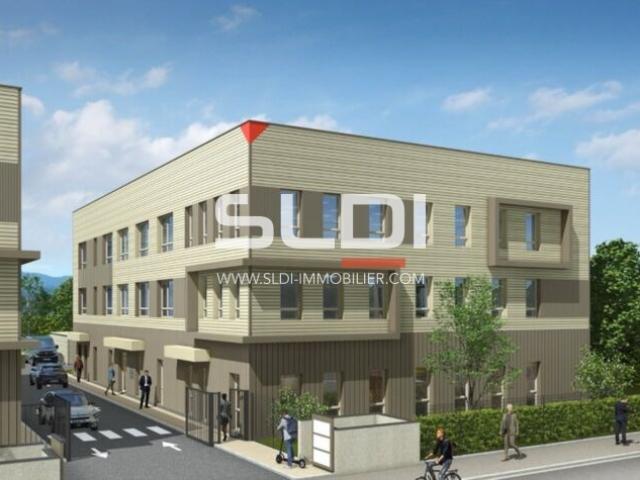 Locaux d'activités A VENDRE OU A LOUER - VILLEFRANCHE SUR SAONE - 672 m²