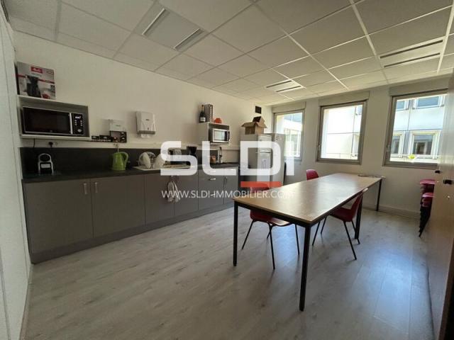 Bureaux A VENDRE - ECULLY - 593 m²