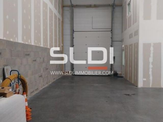 Locaux d'activités A LOUER - BOURGOIN JALLIEU - 178 m²
